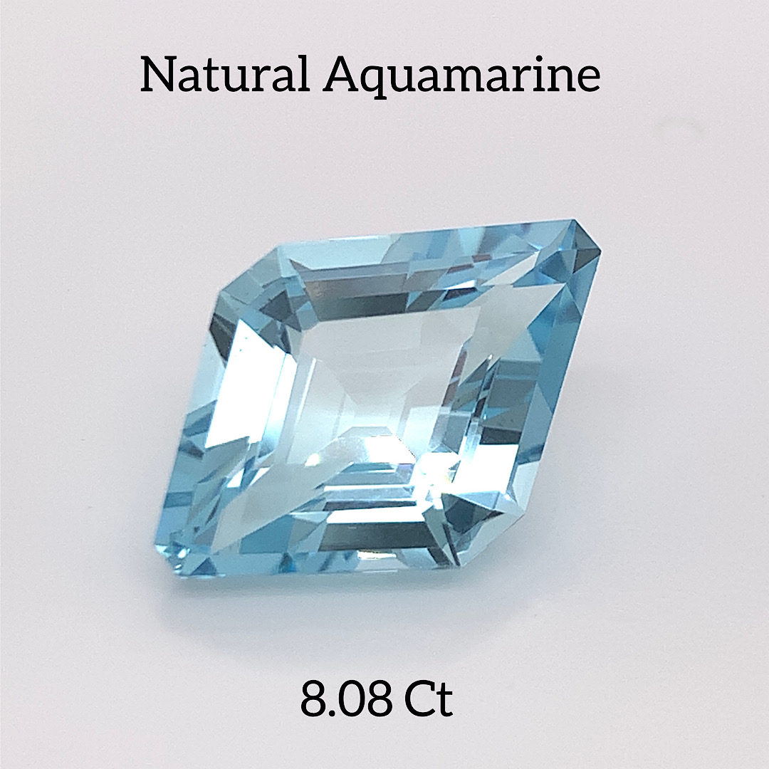 Natural Blueish Aquamarine Gemstone AQ012