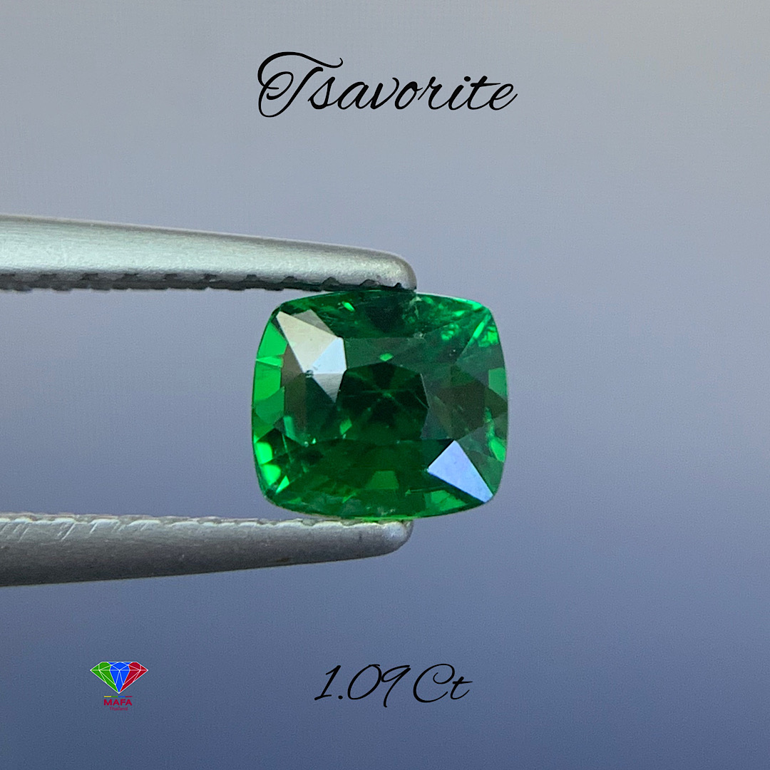 Natural Green Tsavorite Garnet TS023